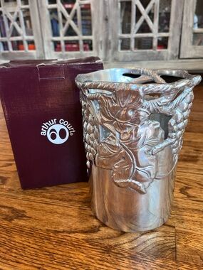 Arthur Court Grapes Pattern Utensil Holder 2002